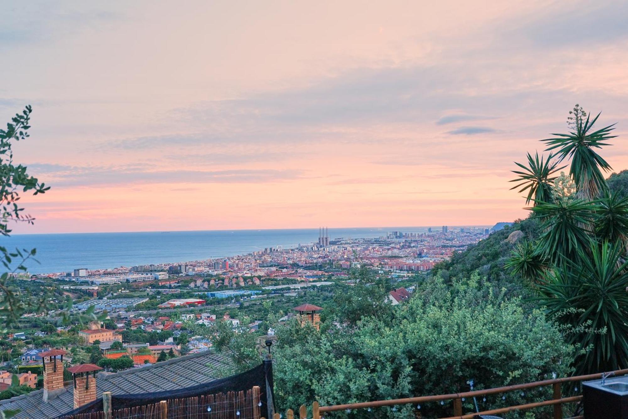 Aaa View Private Terrace Outdoor Heated Hot Tub Family Fun Villa Badalona Eksteriør bilde
